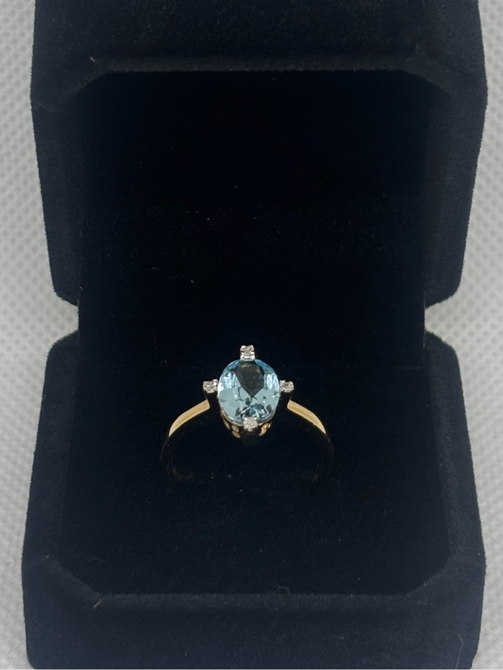 Vintage 9K Gold Blue Topaz Ring, size 6.75-7
